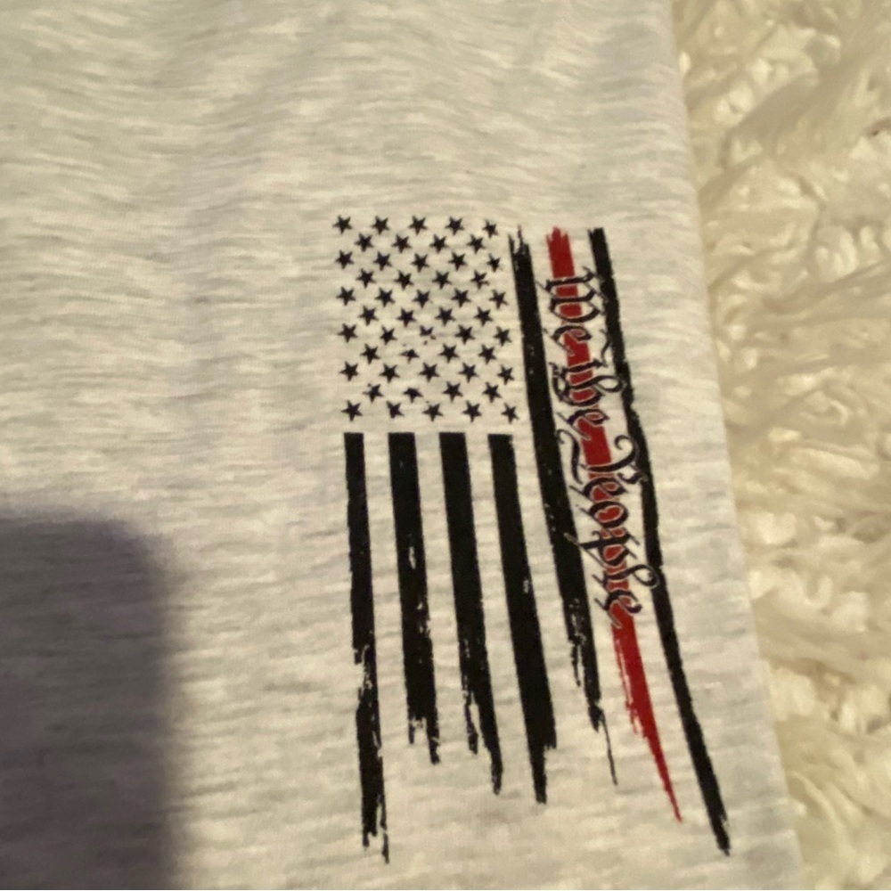50%offw❤️ HOWITZER Clothing Men's T-Shirt Med BOLD FLAG Tee BKE Buckle NWOT